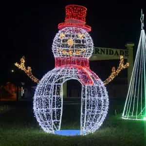 Figura de Natal Luminosa para Piso - Boneco de Neve Gigante 3D