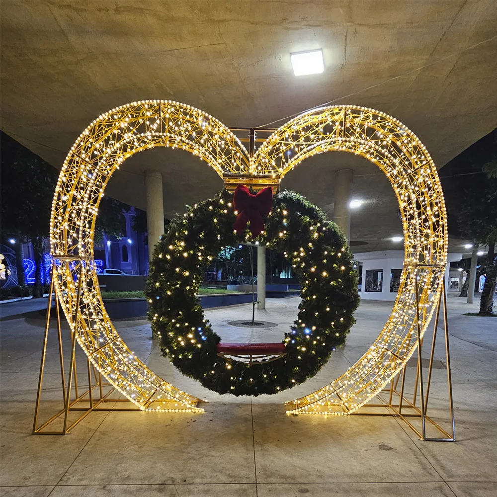 Figura de Natal Luminosa - Balanço Love com Guirlanda