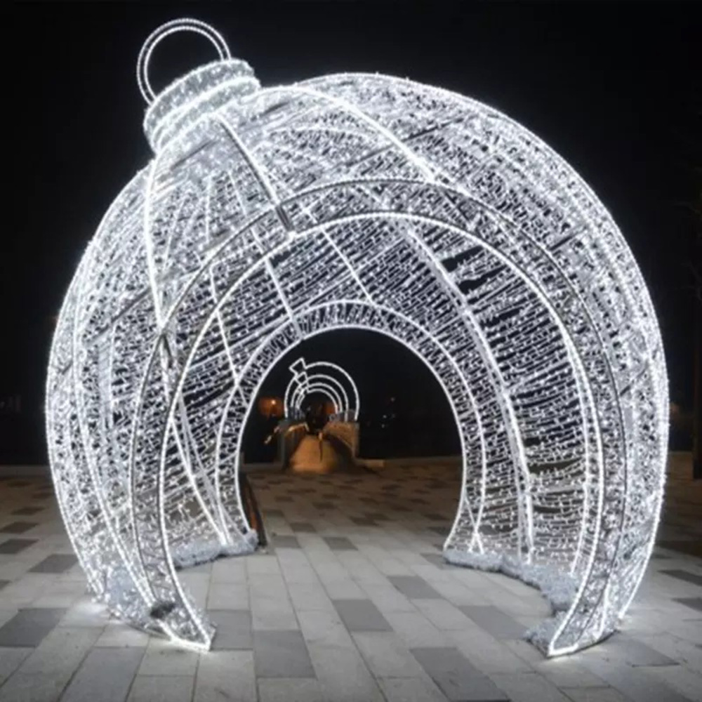 Figura de Natal Luminosa com Passagem - Bola de Natal Gigante Modelo Inclinada 3D