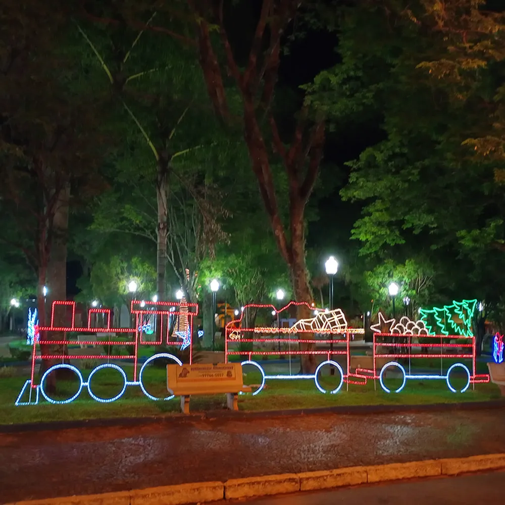 Figura de Natal Luminosa para Jardim e Fachada - Trem Natalino