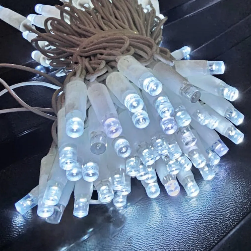 Pisca de Natal Strobinho 100 LED Fixo Luz Branco, Fio Branco Ø2,4 mm IP65 Uso Externo 10 Metros